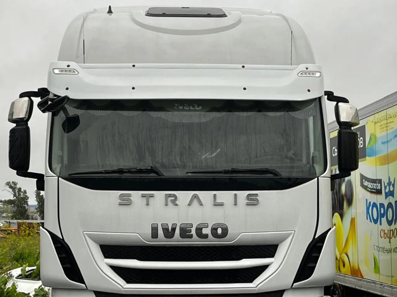 Солнцезащитный козырек  Iveco Stralis Hi Way